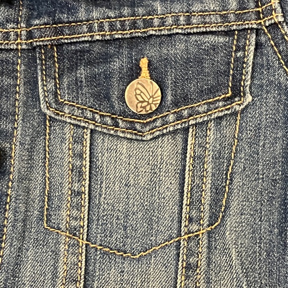 Large 10-12 years Blue Jean Jacket with butterfly motif on buttons - Picture 3 of 15